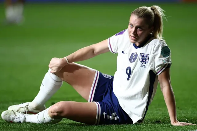 阿萊西婭·魯索因傷退出英格蘭女子國家聯(lián)賽隊
