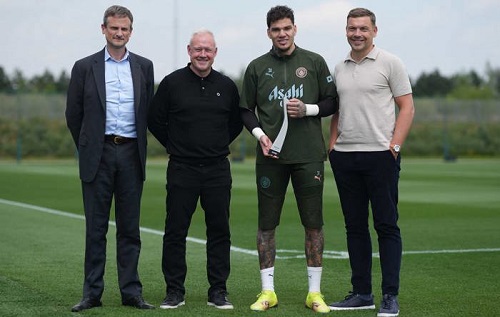 FIFPRO世界最佳11人獎杯頒發，曼城球員成最大贏家