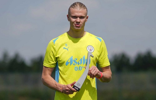 FIFPRO世界最佳11人獎杯頒發，曼城球員成最大贏家
