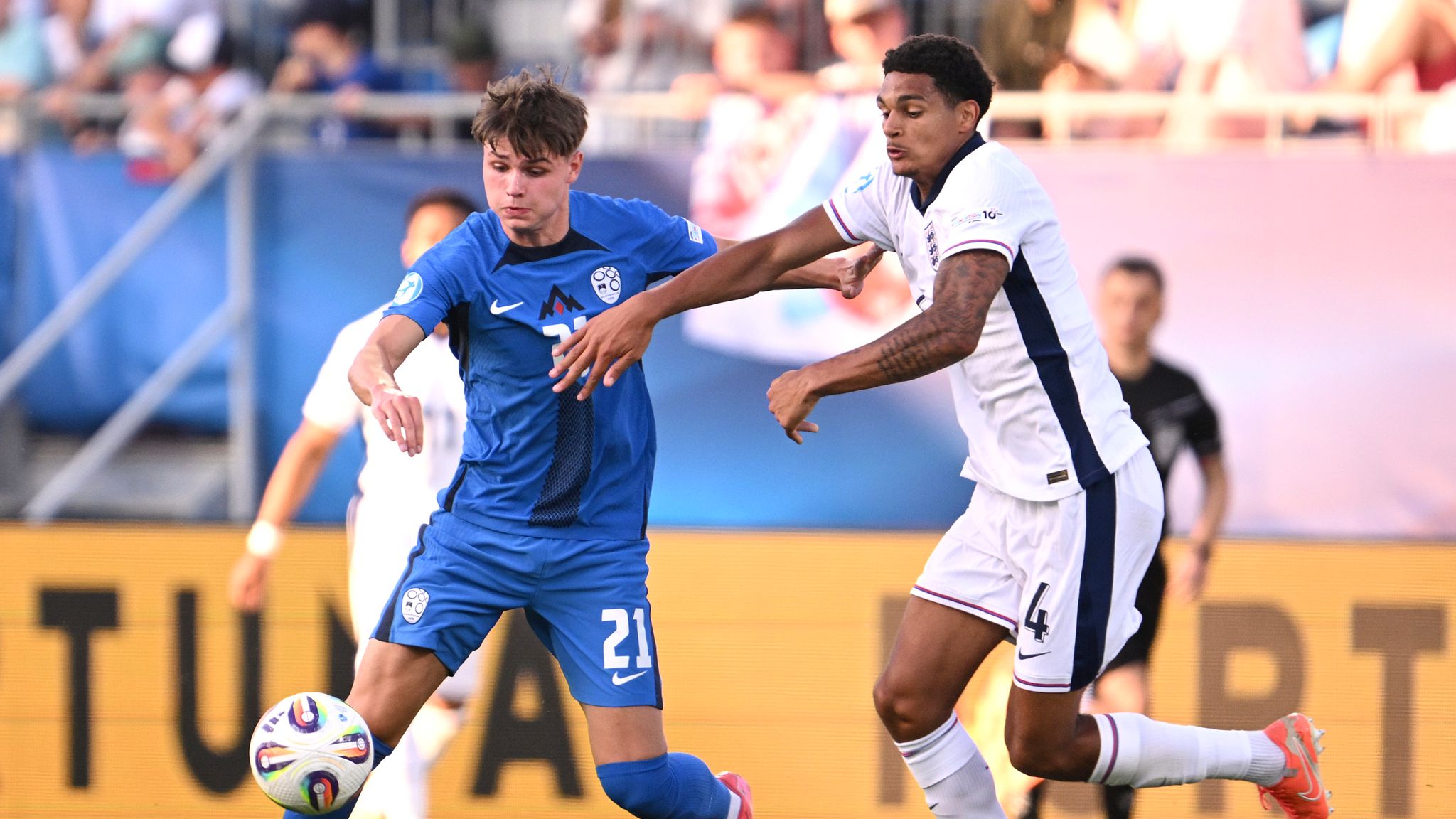 英格蘭U21 0-0 U21斯洛文尼亞：李·卡斯利的球隊(duì)陷入僵局